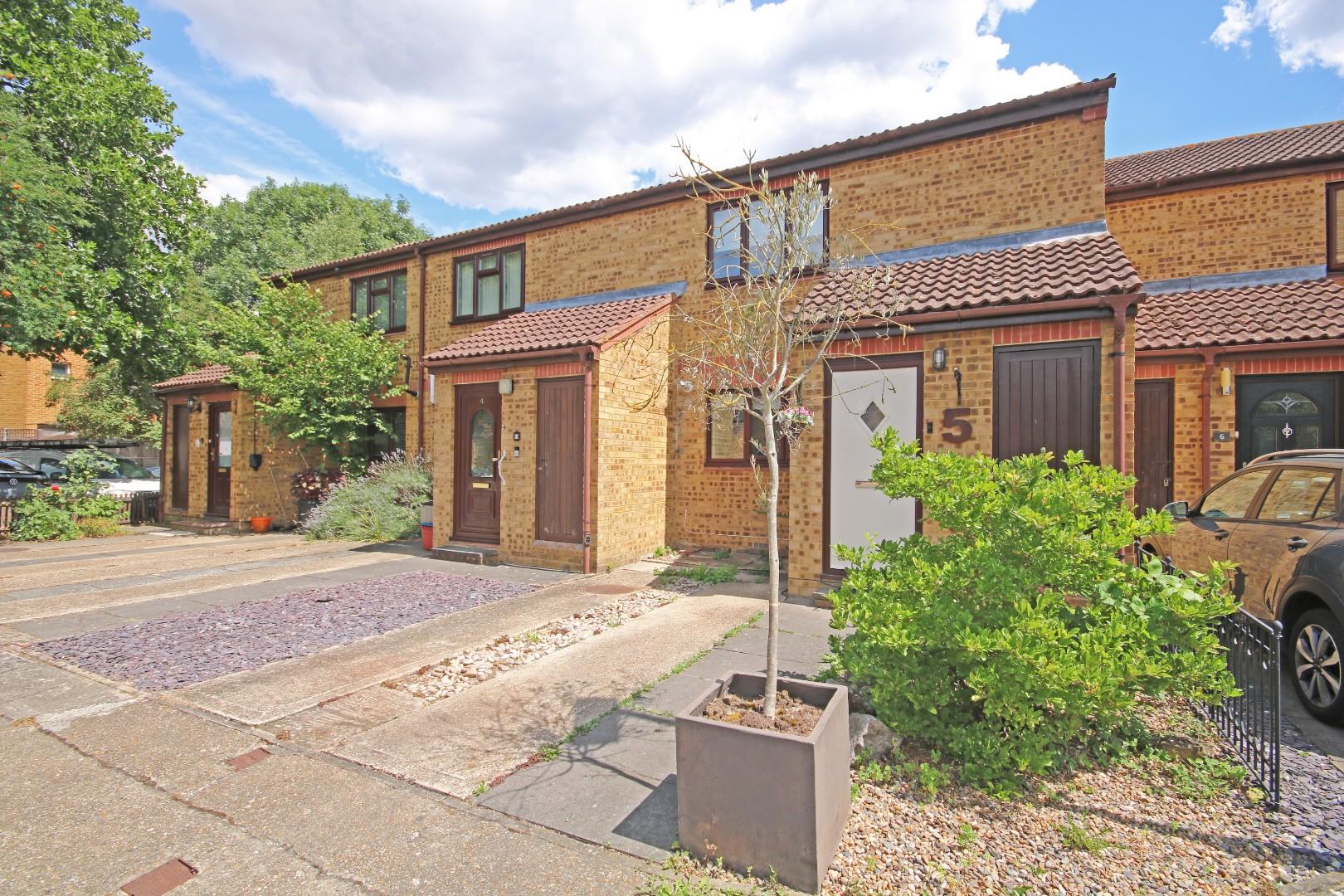 Larkham Close, Feltham